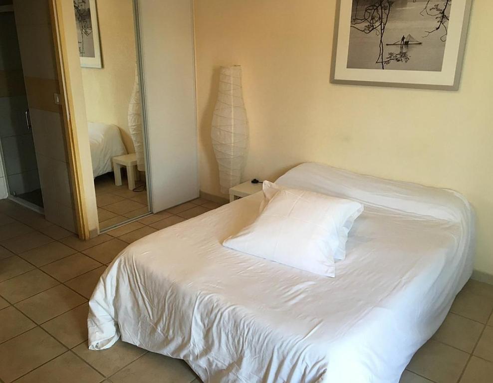 Logis Hotel Le Clos Saint Loup Bram ภายนอก รูปภาพ