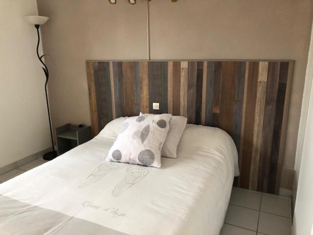 Logis Hotel Le Clos Saint Loup Bram ภายนอก รูปภาพ